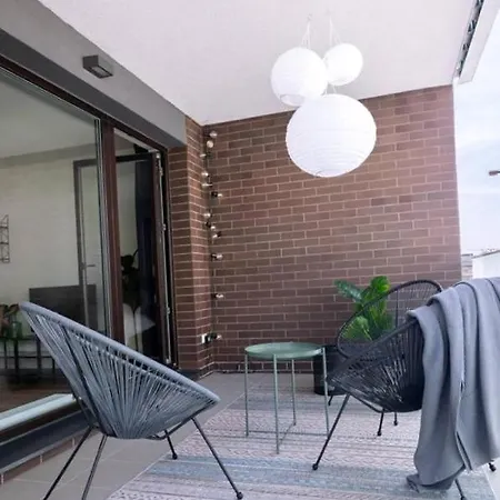 Stylish Invalidovna Apartment With Free Parking *